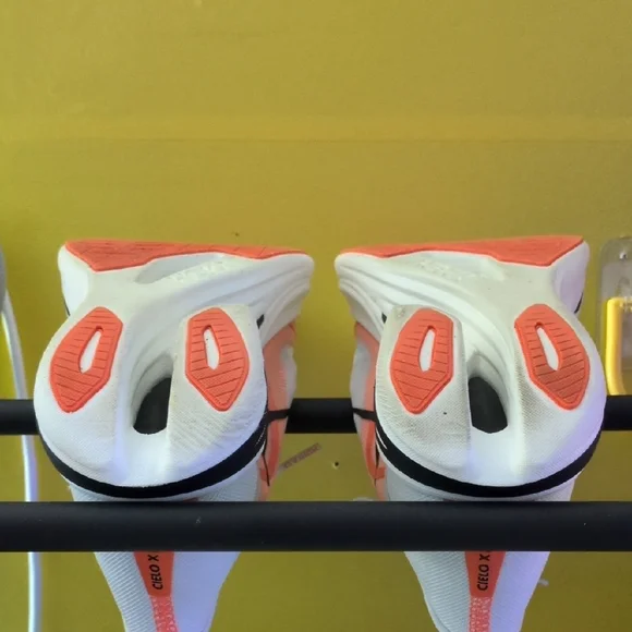 Women Hoka Cielo X1 2.0 Size 7 - Picture 3 of 8